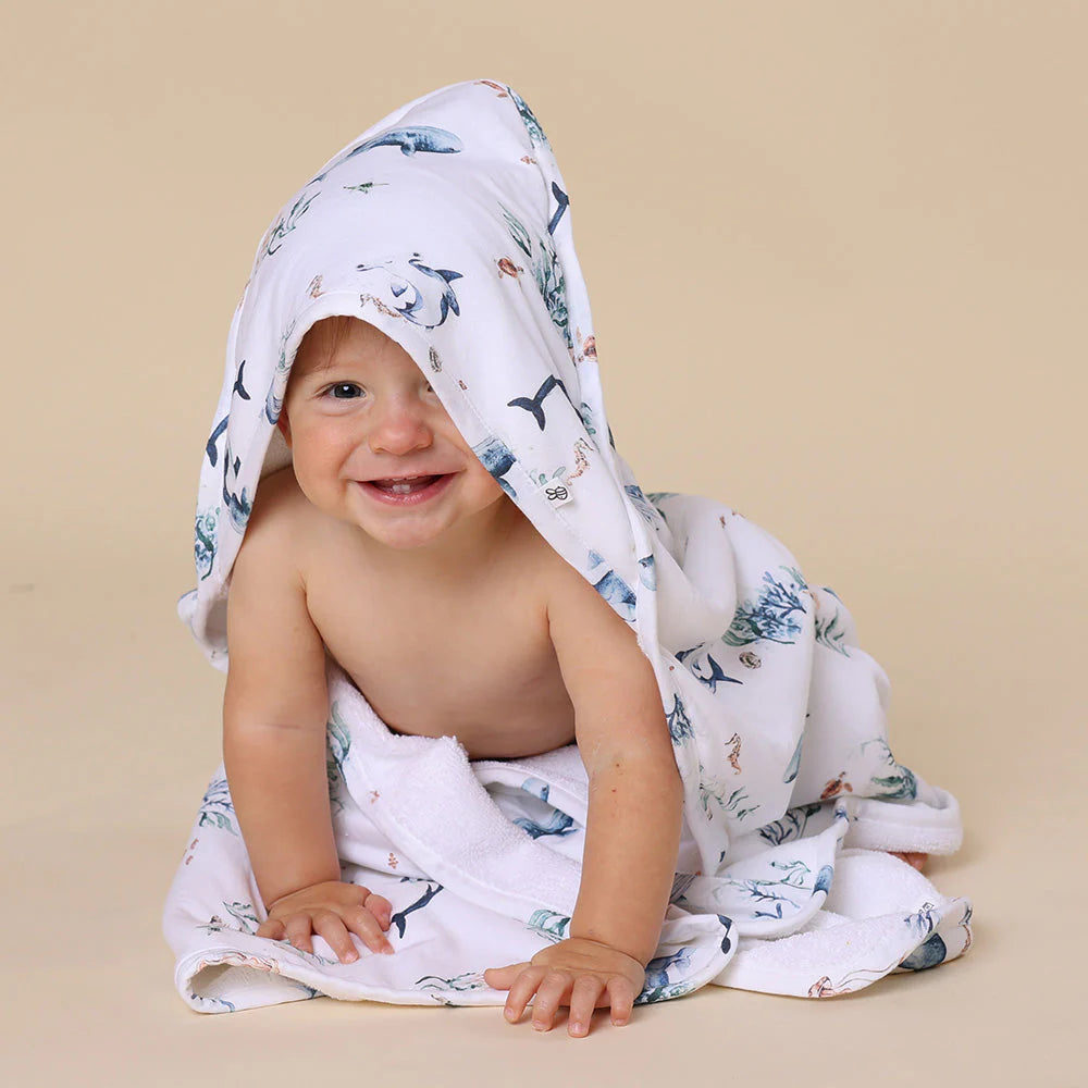 SNUGGLE HUNNY Organic Hooded Baby Towel - Ocean lifestyle