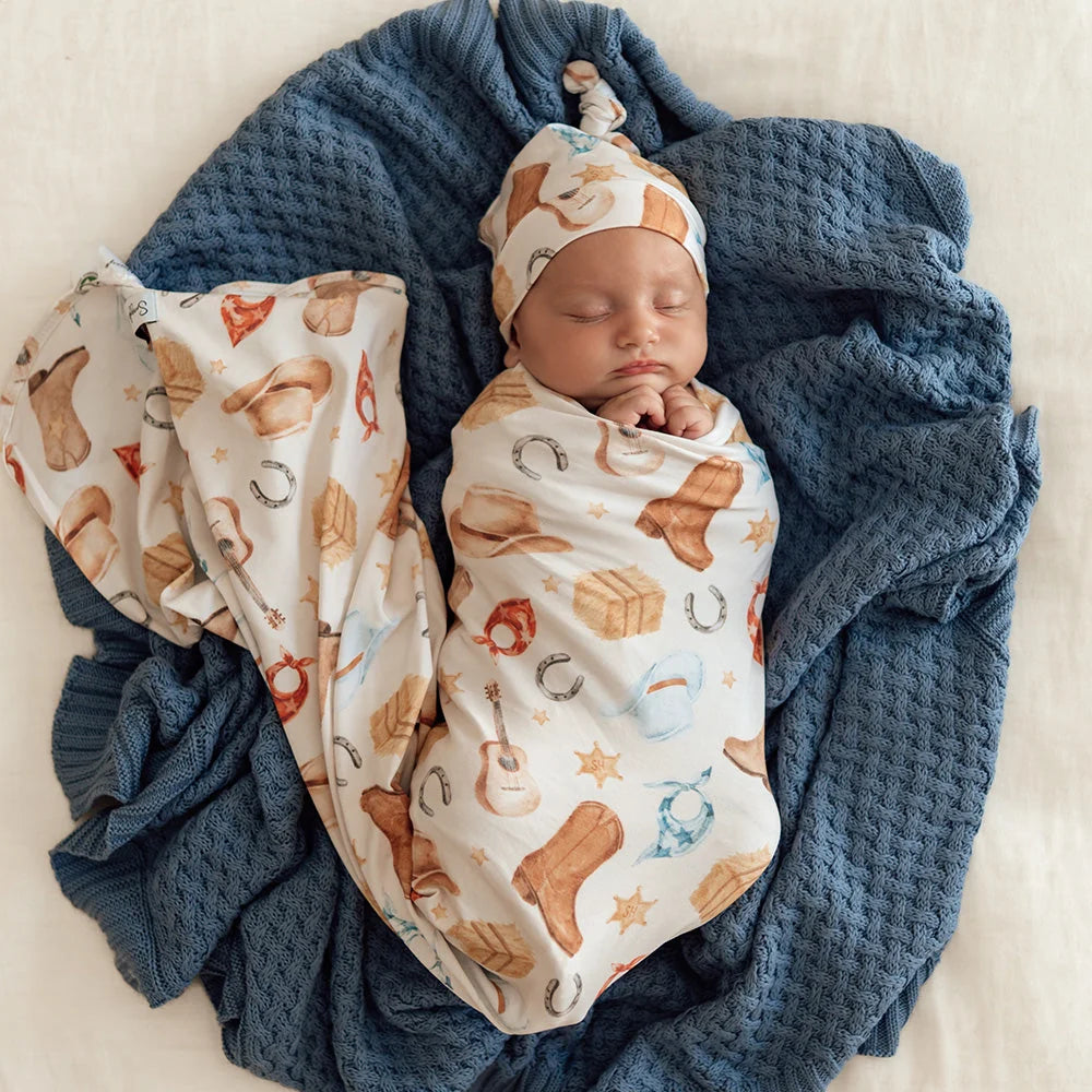 SNUGGLE HUNNY Organic Jersey Wrap & Beanie set | Cowboys