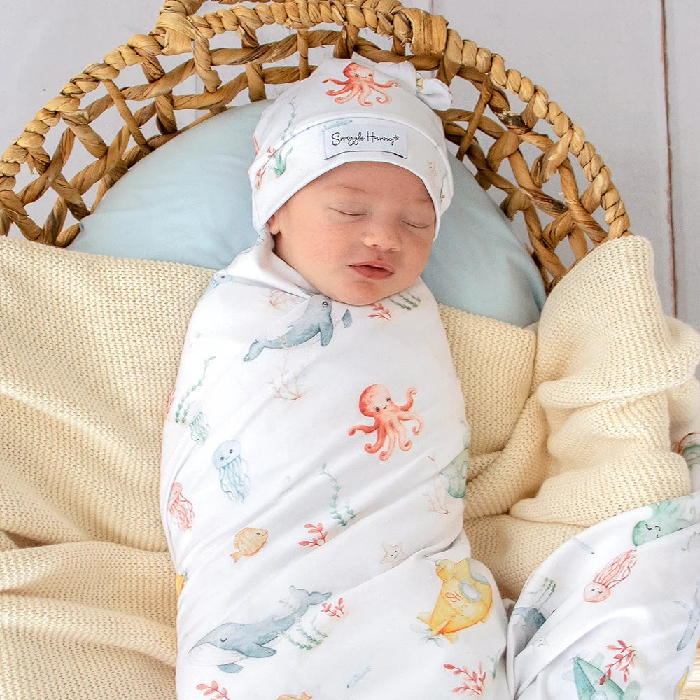 SNUGGLE HUNNY Organic Jersey Wrap & Beanie set | Little Subs
