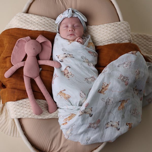 SNUGGLE HUNNY Organic Muslin Swaddle -  Kittens