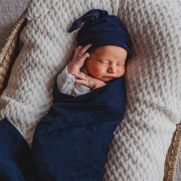 SNUGGLE HUNNY Organic Muslin Swaddle - Navy