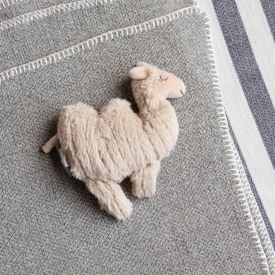 NANA HUCHY Camilla Camel Rattle