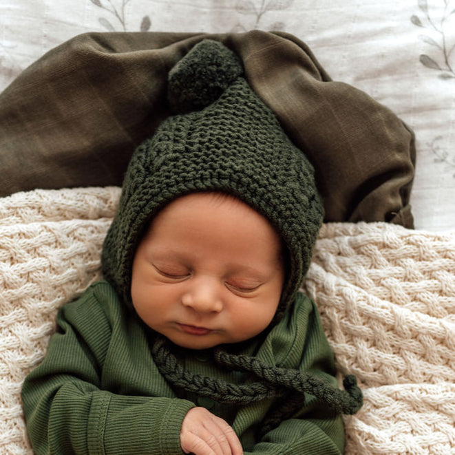 SNUGGLE HUNNY Merino Wool Bonnet & Booties - Olive
