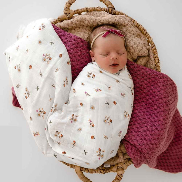 SNUGGLE HUNNY Organic Muslin Swaddle -  Ladybug